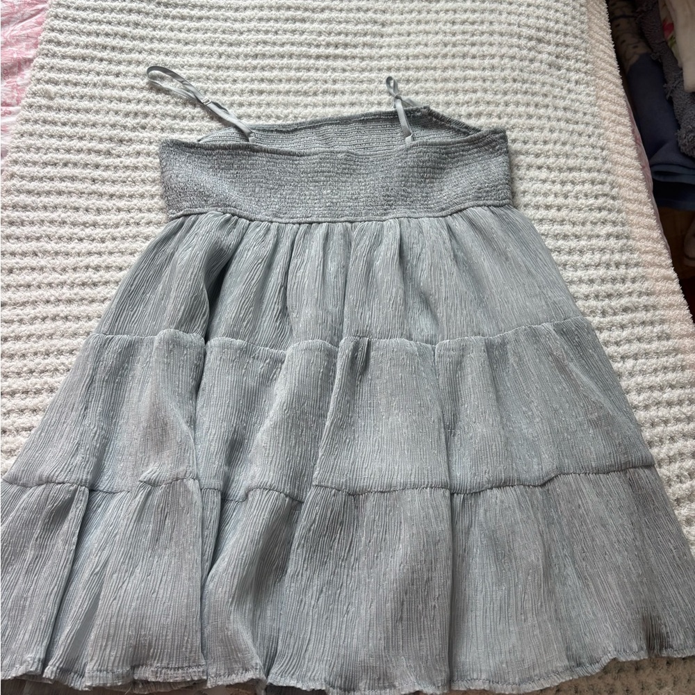 Le Lis Light Gray Smocked Dress - Picture 5 of 5